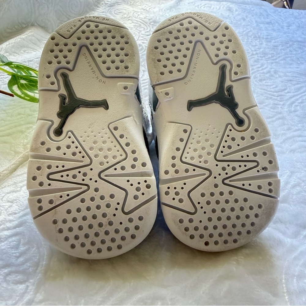 Jordan 6 Retro Baby Sneakers White Gray Size 3C - Picture 6 of 7